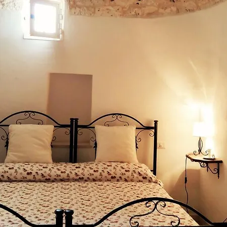 Trulli A Frascarosa Bed & Breakfast