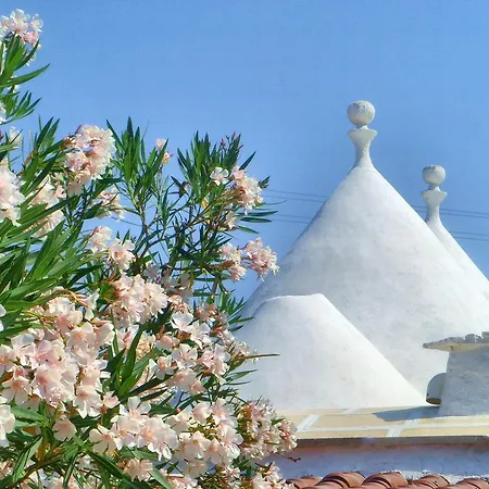Trulli A Frascarosa Bed & Breakfast