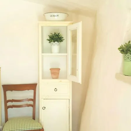 Trulli A Frascarosa Bed & Breakfast *